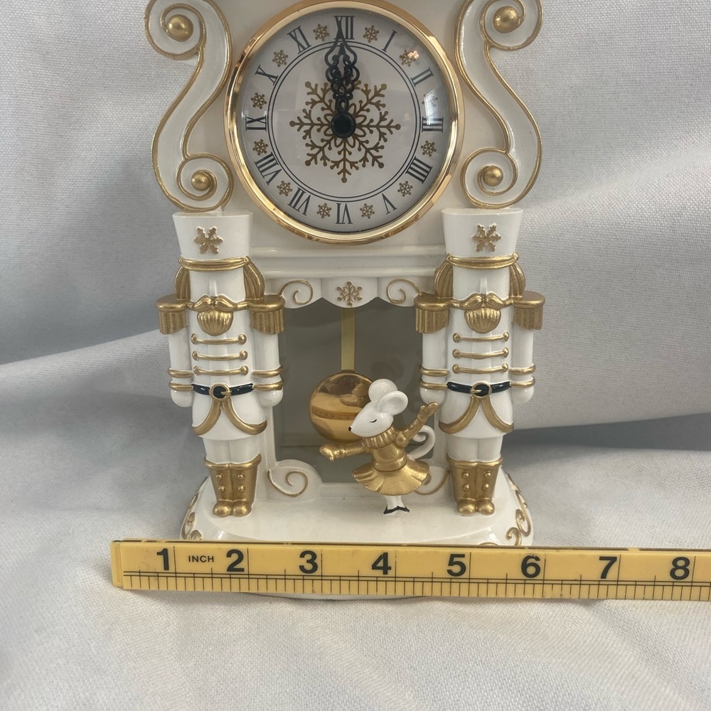 Bath & Body Works 3- Wick Candle Holder and Clock - Picture 3 of 4